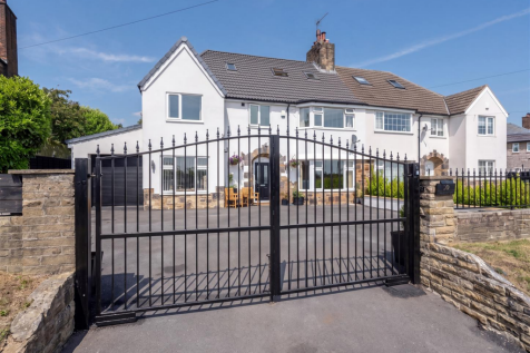 Front with gates closed.png
