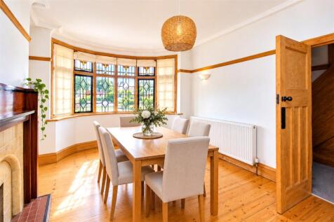 Medway Crescent, Leigh-on-Sea, Essex, SS9 photo 4