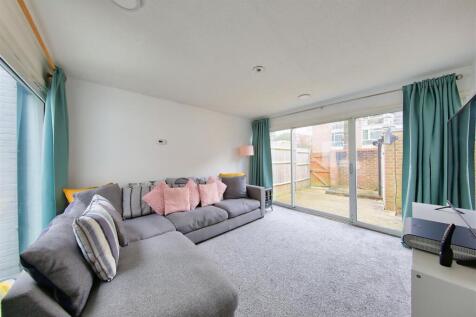 61_galgate_close_image7_17876_4.jpg