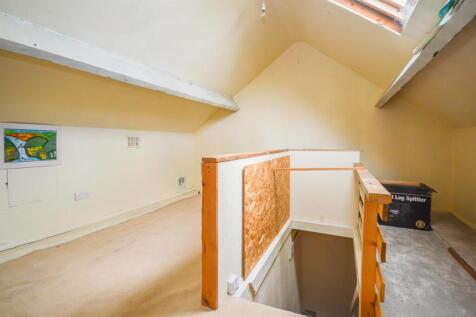 LOFT ROOM ONE