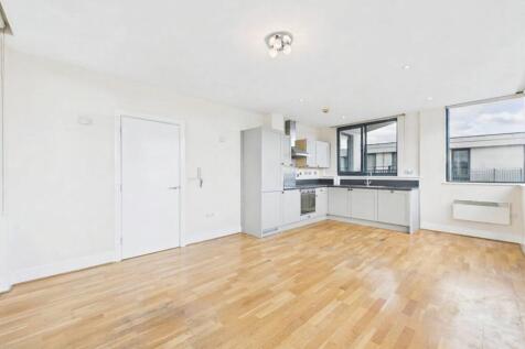 Surrey, KT16 photo 3