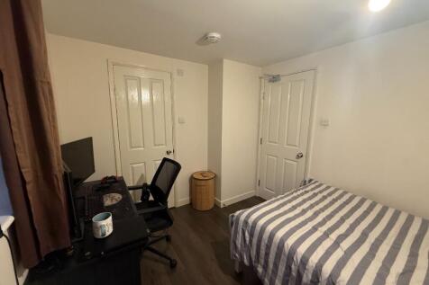 Room 4, Chartfield Road, CB1 photo 2