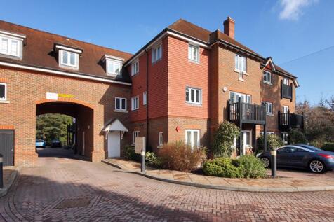 Crawley, RH10 - property photo
