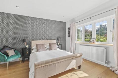 23 Marlow Road, HP11 1TA-8.jpg