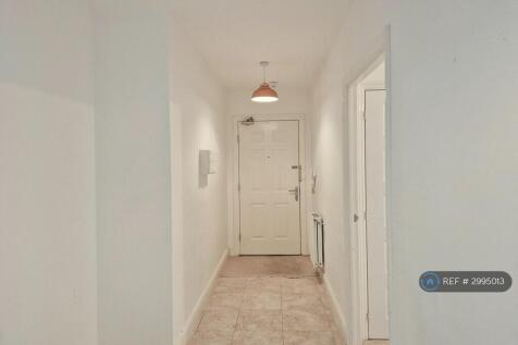 Mayfair Court, Hounslow, TW5 photo 3