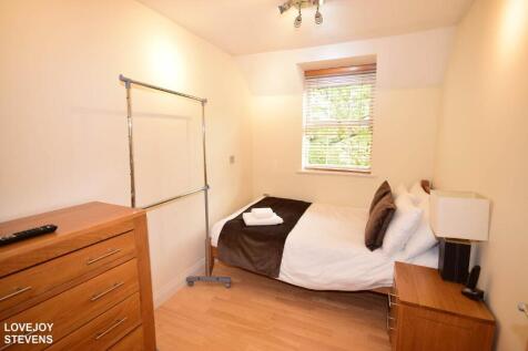 Old College Road, Newbury, RG14 photo 5