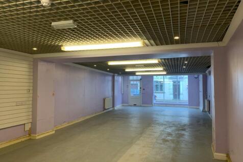Retail Property (high street) to rent Image 4