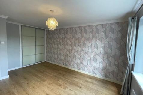 Romana Court, Staines photo 4