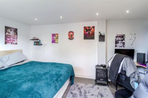 Cedar Way - garage