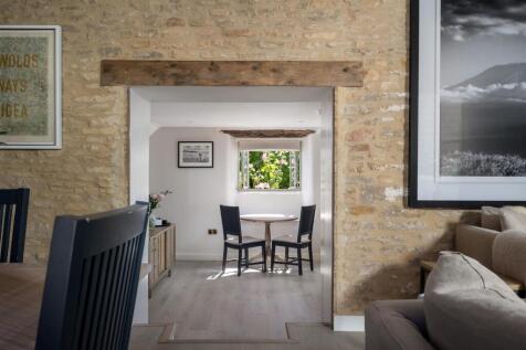 20 - The Old Post Office - GL7 7EF - Web.jpg