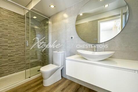 Fully Renovated 6 Bed Villa For Sale (32)