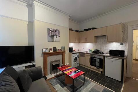 Open space kitchen/living room