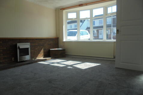 Norwich Close, LE12 photo 3
