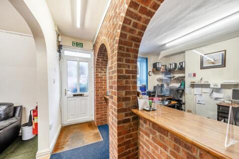 1396225-11-6967b05c7d340