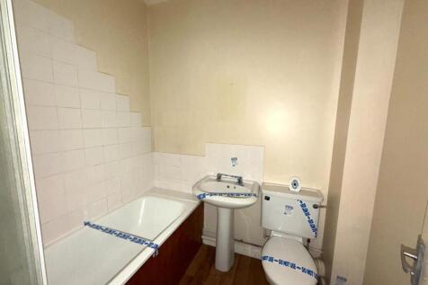 Bathroom.JPG