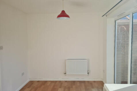 Bramble Court, Brampton, Cambridgeshire, PE28 4FQ photo 4
