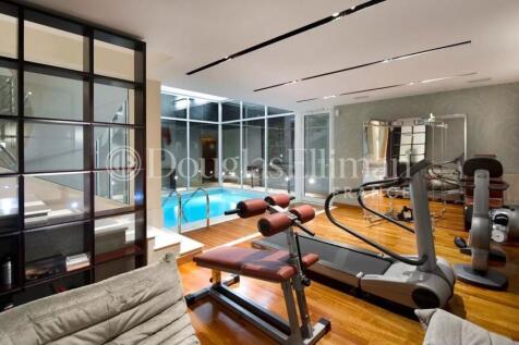 Exercise room Wooden floor Swimming pool
