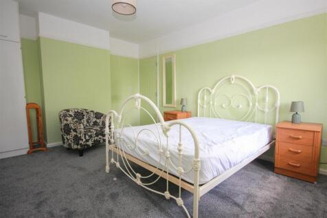 Bedroom 1.JPG