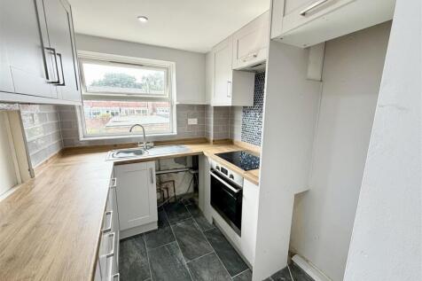 Briarswood Road, Upton photo 3