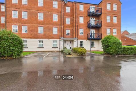 3-bed flat on Stokesay Walk, Nottingham, NG2 6TZ, £1,125/mo