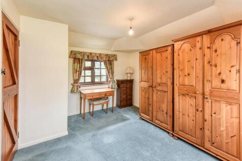 Whiston Cottage-bed2.jpg