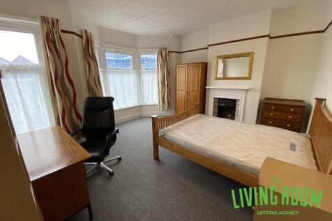 5 Bedroom House in CF14 3QB