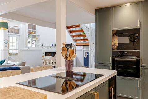 Kitchen/Living/Dining Room (5)