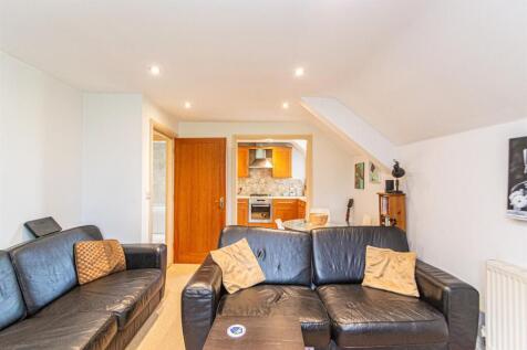 Lounge &amp; Dining Area