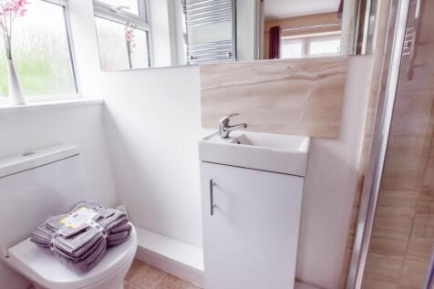 EN SUITE SHOWER ROOM