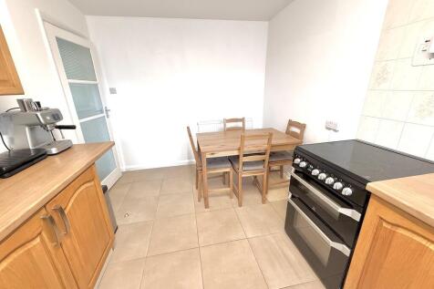 5 Dolphin Court K...