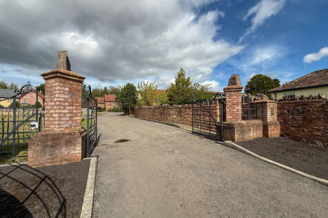 Kingston Court entrance