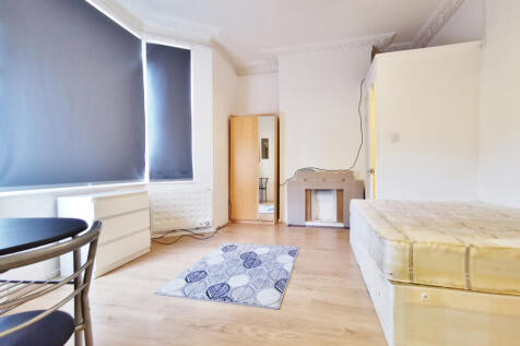 Lounge / Bedroom