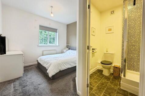 Alexandra Close, College Town, Sandhurst, Berkshire, GU47 photo 4