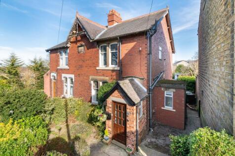 Huddersfield, HD8 - property photo