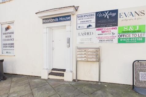 main entrance off High Street