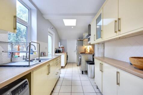 Kitchen_1.jpeg