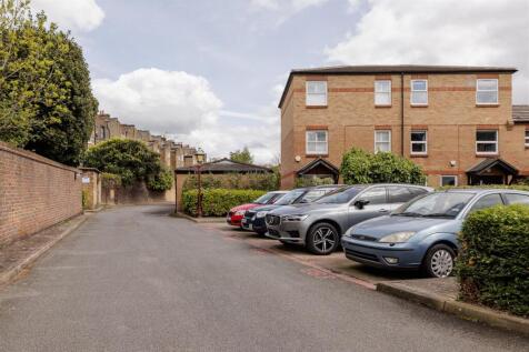 Earlston Grove, E9