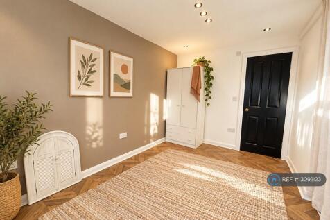 Chesters Avenue, Newcastle Upon Tyne, NE12 photo 5