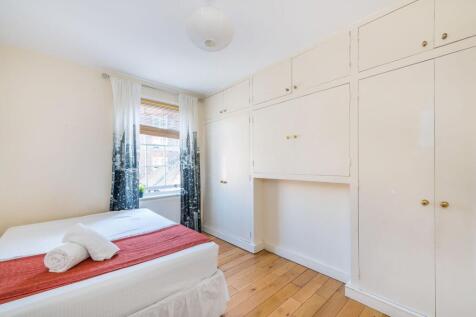 Fulham Palace Road, Hammersmith, London, W6 photo 4