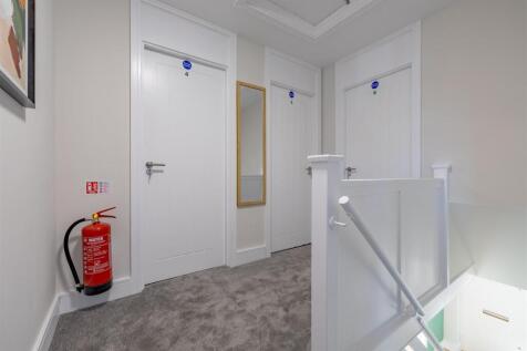 13GreenfordGardens-62