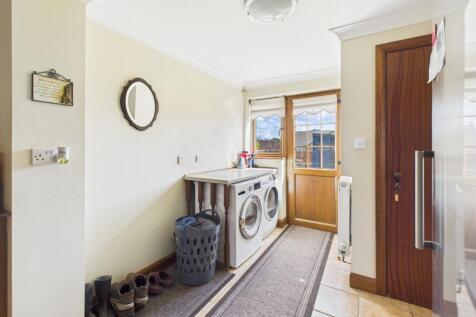 CAM02519G0-PR0343-STILL002