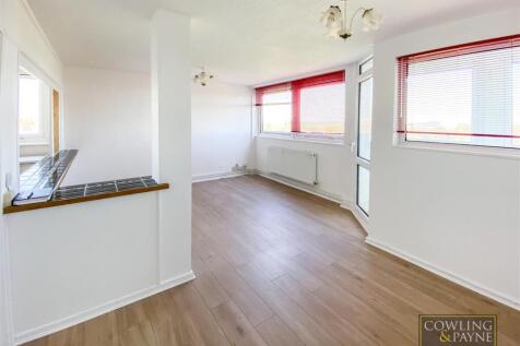 LIVING/DINING AREA