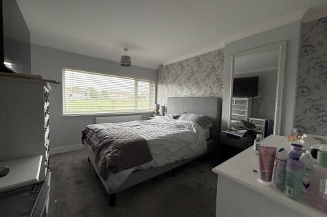Ollerton Walk, Corby photo 3