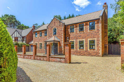 4 Bedroom Detached House