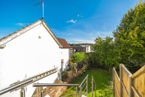 1357508-4-68d536c...