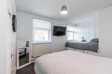 Sylvan Way, Sea Mills Bed 1.jpg