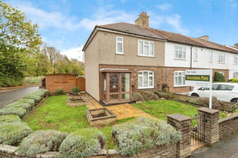 Worcester Park, KT4 - property photo