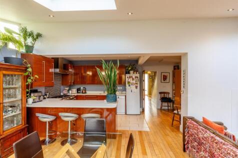 Canford Lane, Westbury on Trym Breakfast Bar.jpg