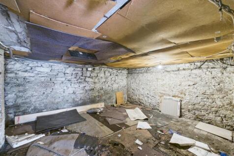 12 - Five Bedroom House in Hanham.jpg