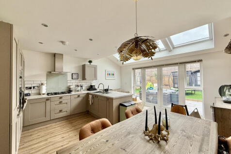 Kitchen/Dining